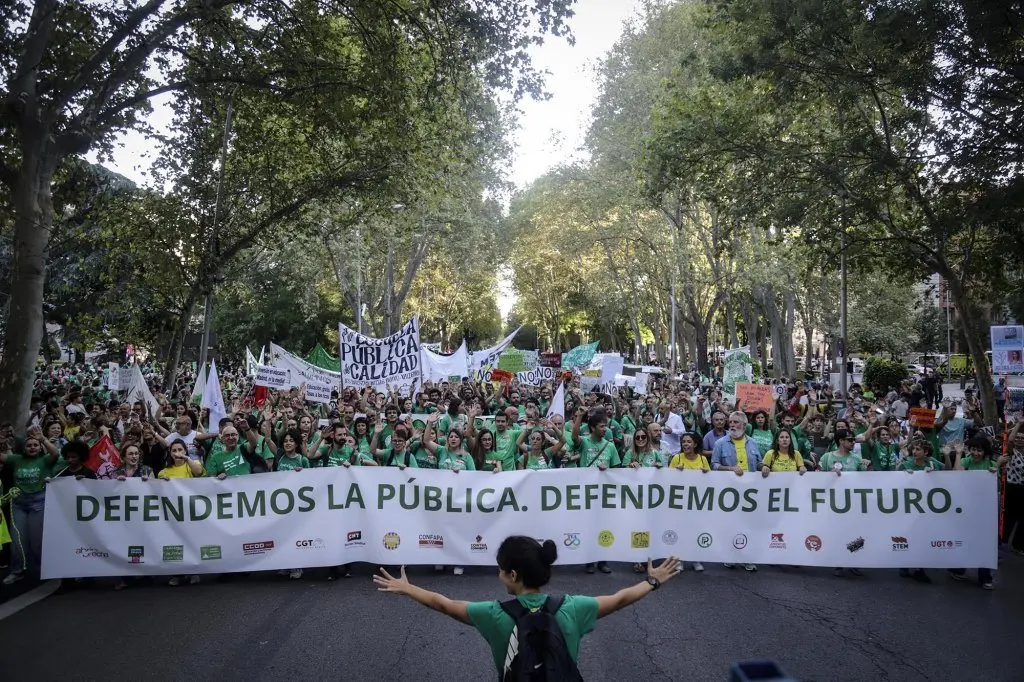 Madrid teachers launch indefinite strike: what visitors should know