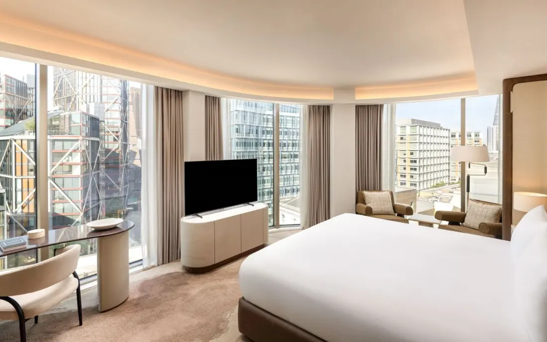 Hilton Bankside unveils 76 story-driven rooms with a fox motif, Peloton suite and ninth-floor views