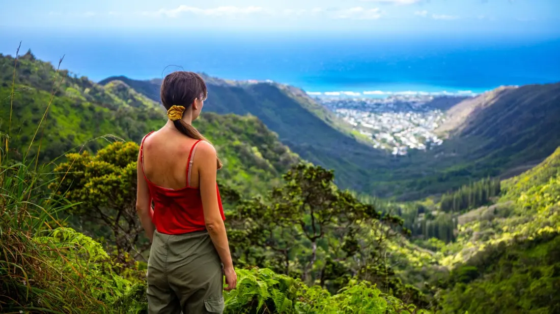 Five Hawaii Etiquette Rules Visitors Break Before They've Even Left the Airport