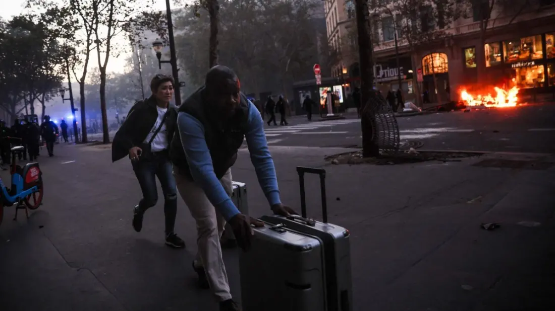 Paris Protests Shut the Louvre: What Travellers Need to Know