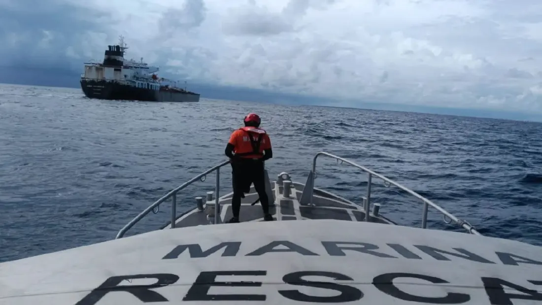 Mexican Navy medevacs crew member from tanker off Isla Mujeres after mid-sea medical emergency