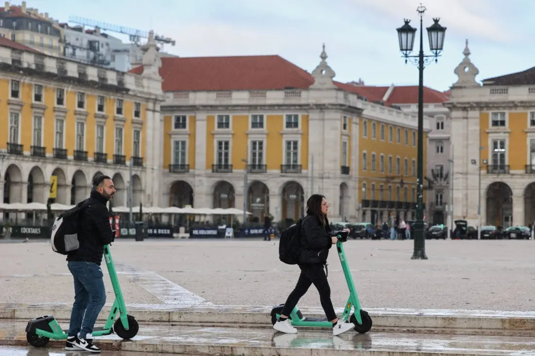 Lisbon pulls the plug on shared e-scooters: what travellers need to know