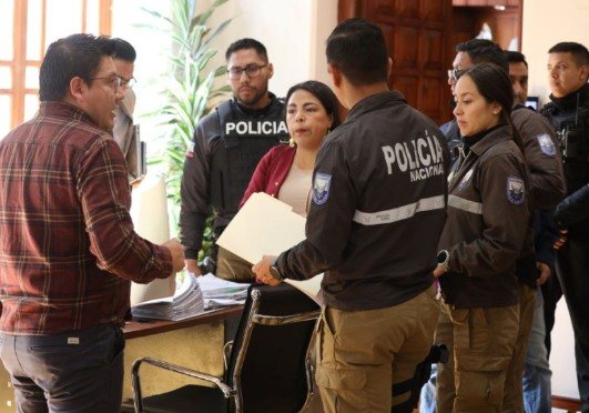 Police raids hit Cuenca city hall and public companies in $11 million embezzlement probe