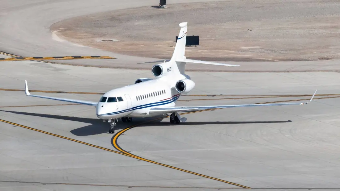 Private Jet Skids Off Runway at Las Vegas Airport, Triggering Delays and Runway Closures