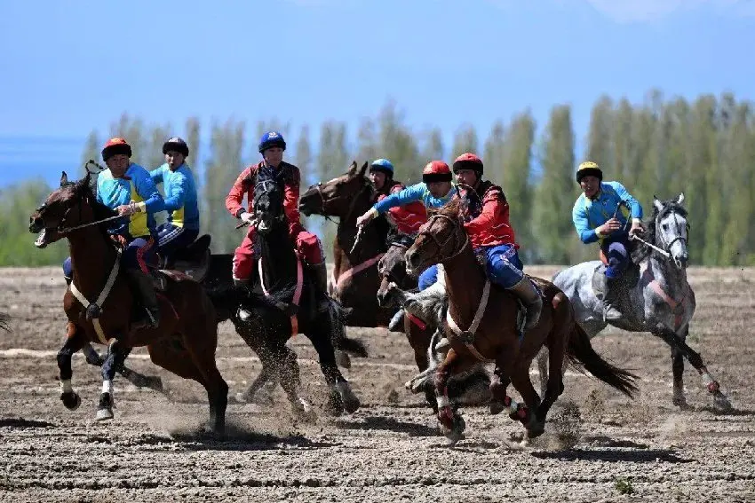Kyrgyzstan to build a 25,000-seat arena for kok-boru, its wild national horse game