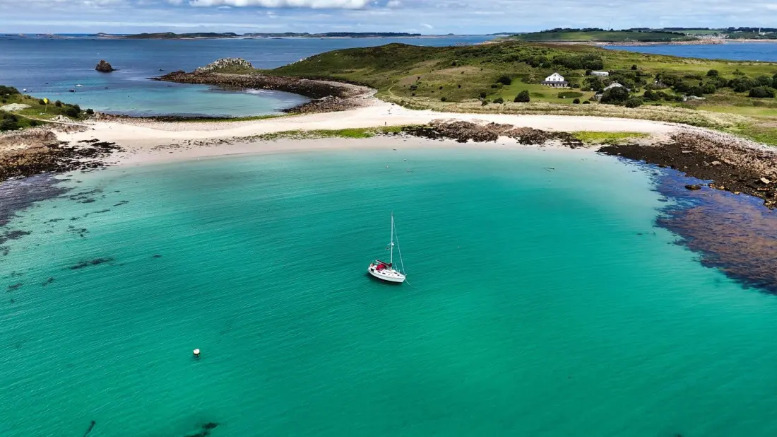 Seven UK Beaches That Look Suspiciously Caribbean — From Cornwall to the Outer Hebrides
