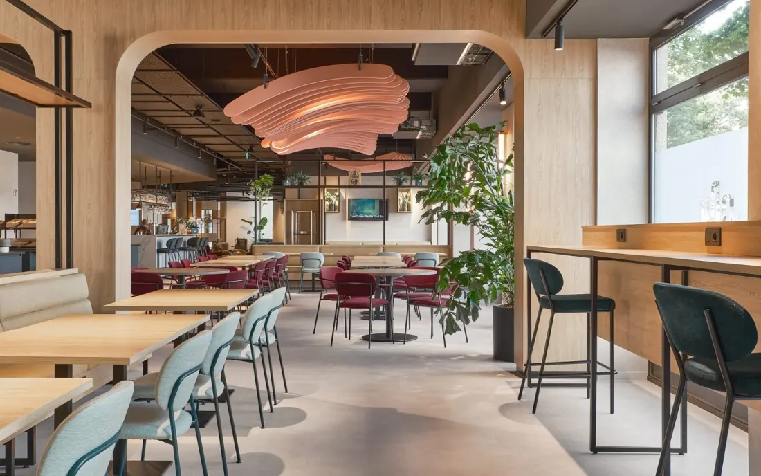 Antwerp's ibis Centrum gets a lobby built for movement, meetings and theatre
