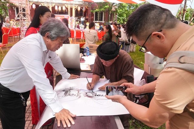 Huế hosts its first national Calligraphy Festival inside the Imperial Citadel