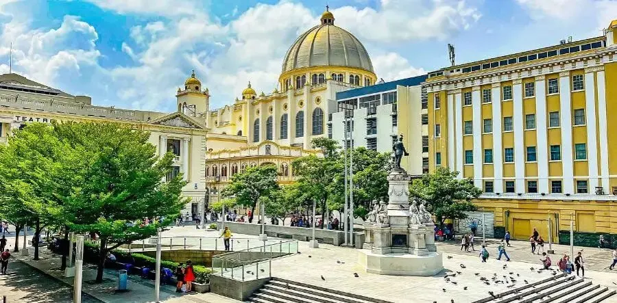 El Salvador Raises Its Minimum Wage 12% — What the New Rates Mean