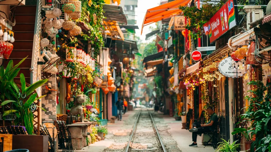 Five Vietnamese Etiquette Rules Travellers Break on Day One — and How to Avoid Them