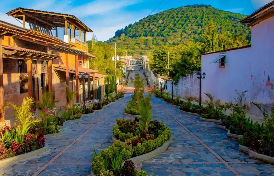 Apaneca: El Salvador's highland coffee town on the Ruta de las Flores