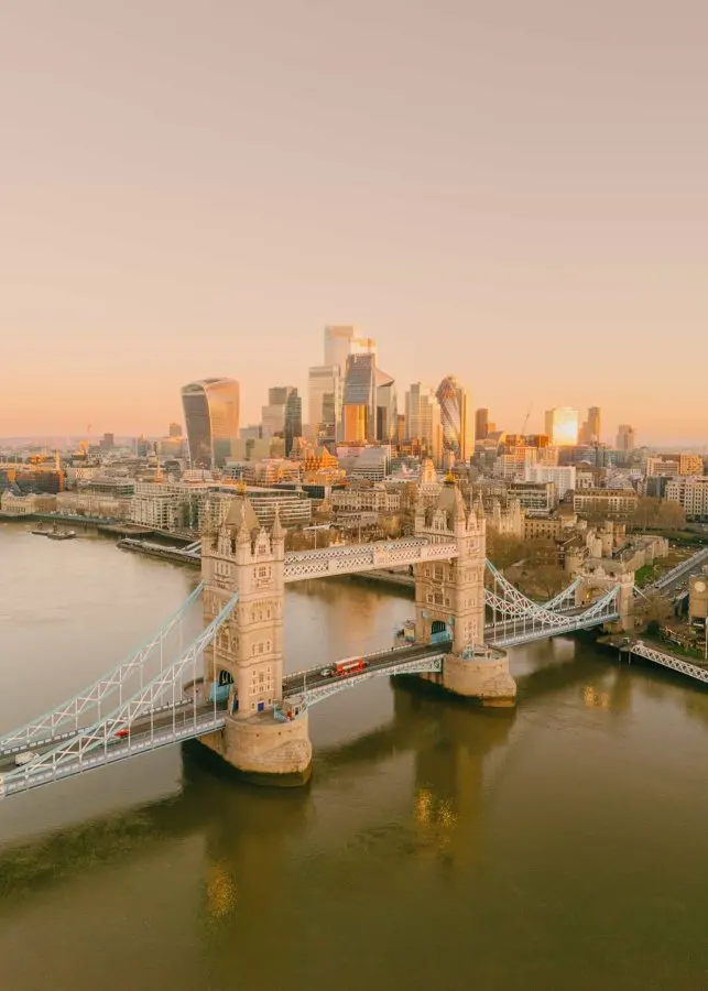 Eight London Walks That Show the City on Foot — From Landmarks to Leafy Canals