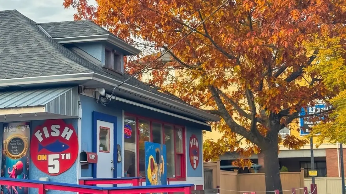 Sidney, BC: The Seaside Town Where You Can Spend a Whole Day Hopping Between Bookshops