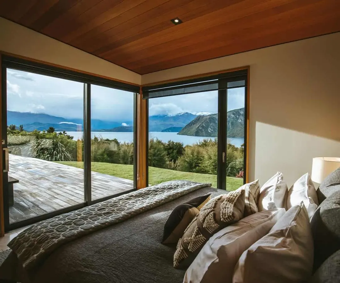 Wānaka for Two: Why Couples Are Choosing New Zealand's Lake Town Over the Beach Resort