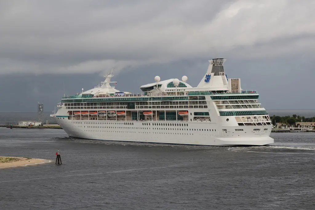 Rough Weather Pushes Royal Caribbean's Vision of the Seas from Canada to the Bahamas