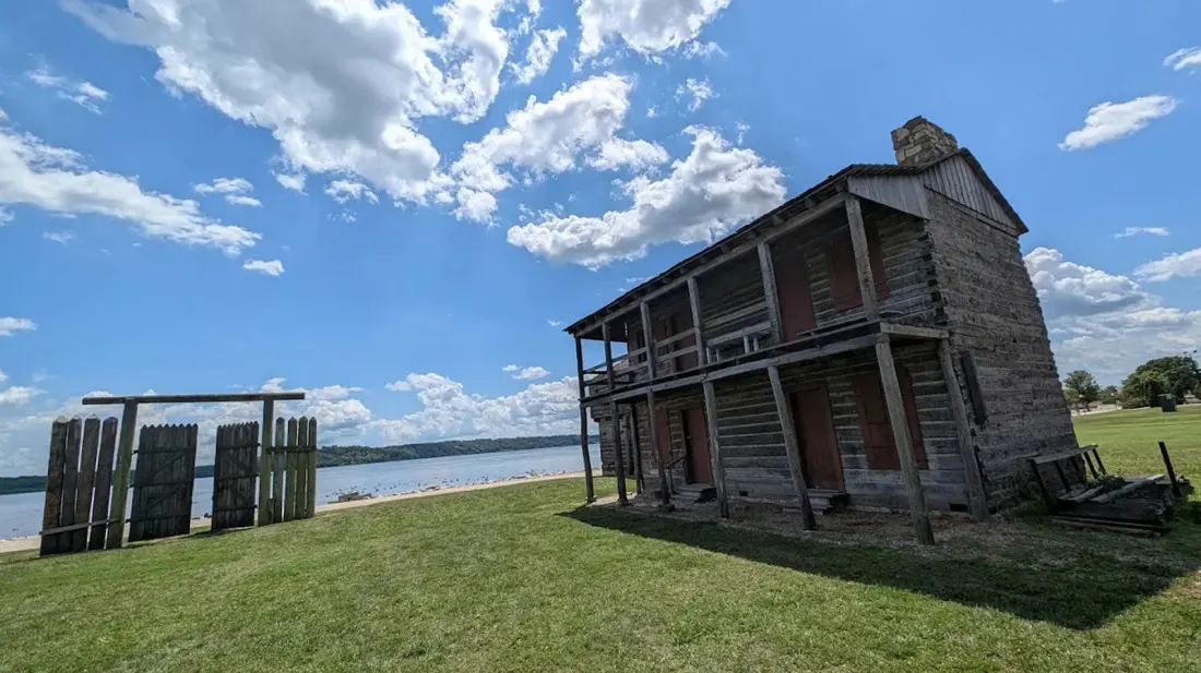 Fort Madison, Iowa: A Walkable Mississippi River Town With Victorian Streets and Fall Colour
