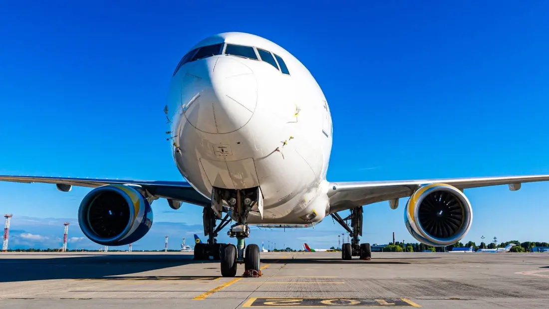 Inside the Hidden Loft Where 777-300ER Pilots Sleep Above Your Head