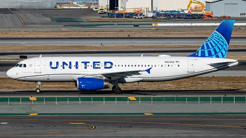 Starlink Is Becoming United Airlines' Big Pitch — and Fast, Free Wi-Fi May Soon Be Standard in the Air