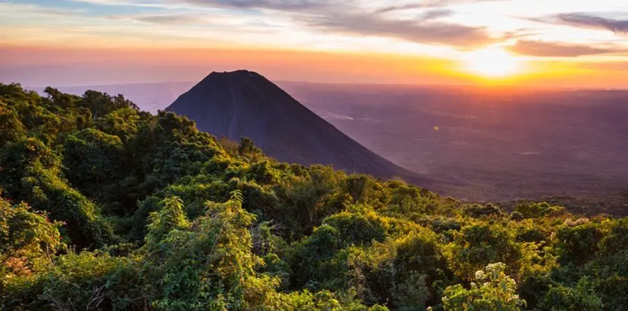 El Salvador's national parks pack volcanoes, cloud forest and mangroves into one small country