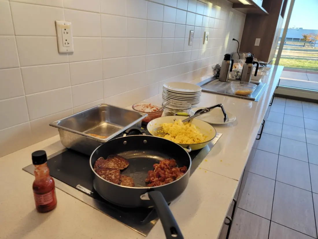 What's Actually in Those Hotel Buffet Scrambled Eggs (Hint: 19% Water and Dye)