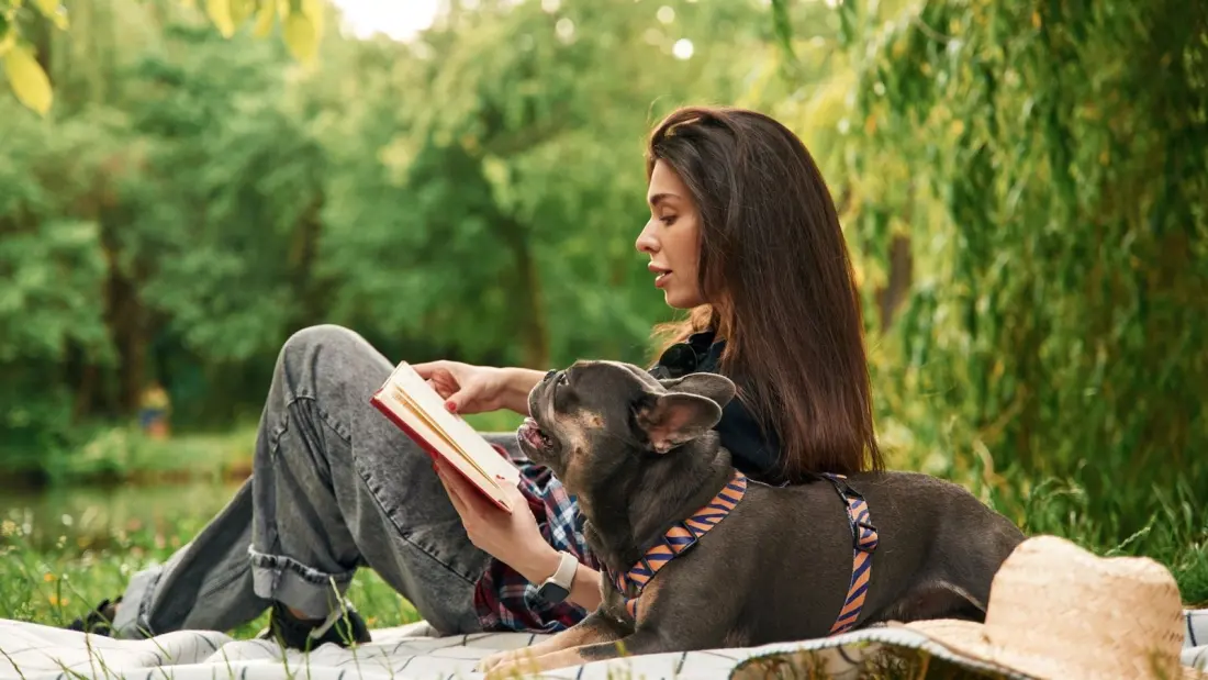 Vancouver's Canine Library lets you check out a dog and read it poetry