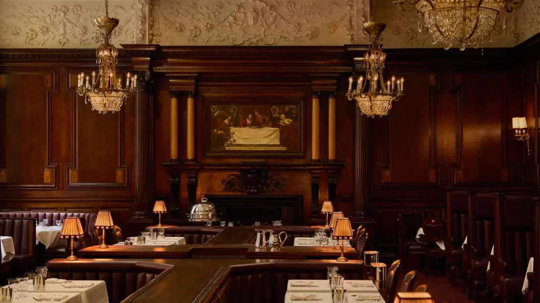 How to become a restaurant's favourite regular, according to the people who work there