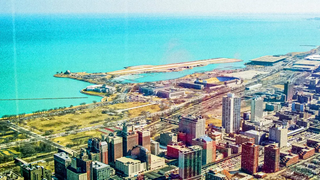 The Night Chicago Bulldozed Its Own Airport: Meigs Field and Northerly Island Today