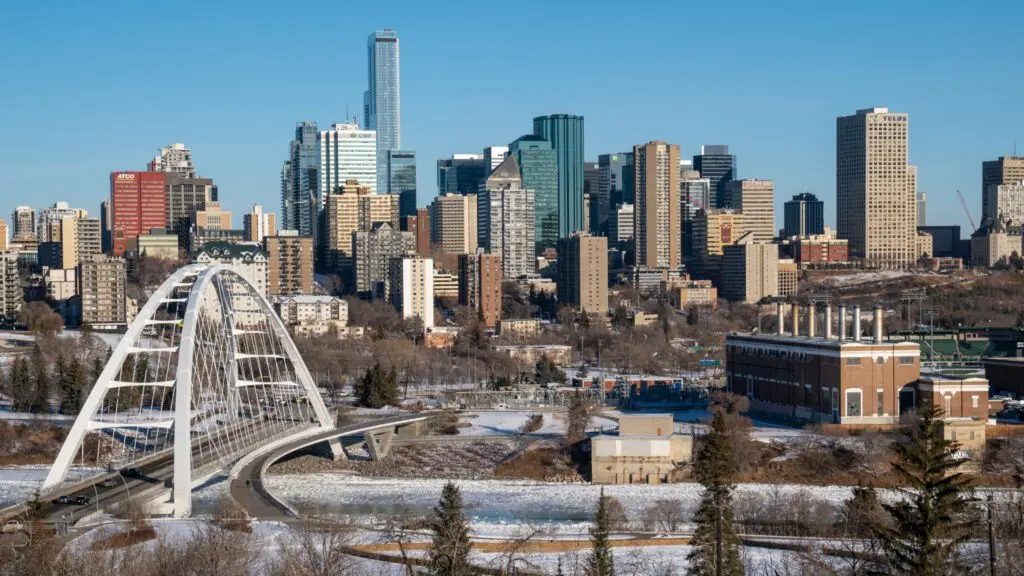 Edmonton's first snow of the season will melt just in time for a sunny Halloween weekend