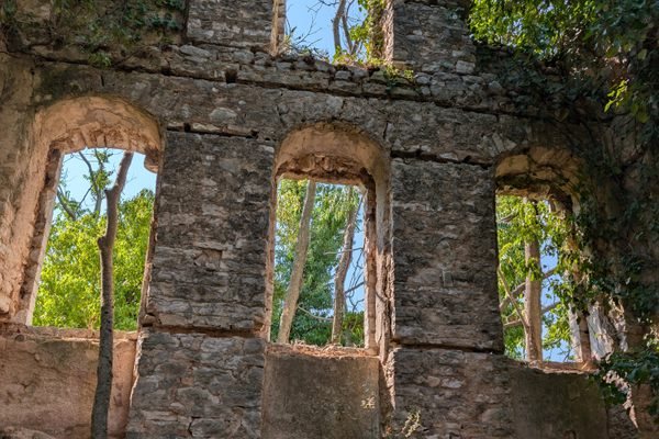 Old Sagiada: The Abandoned Mountain Village Above Greece's Ionian Coast