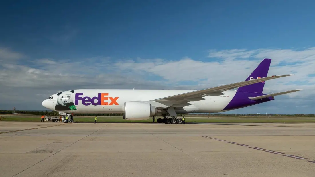 Ping Ping and Fu Shuang Touch Down in Atlanta After a 15-Hour Panda Express Flight