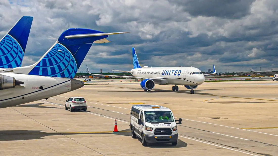 United's Record Summer at Chicago O'Hare: Bigger Jets, Fewer Small-City Routes, and an FAA Cap