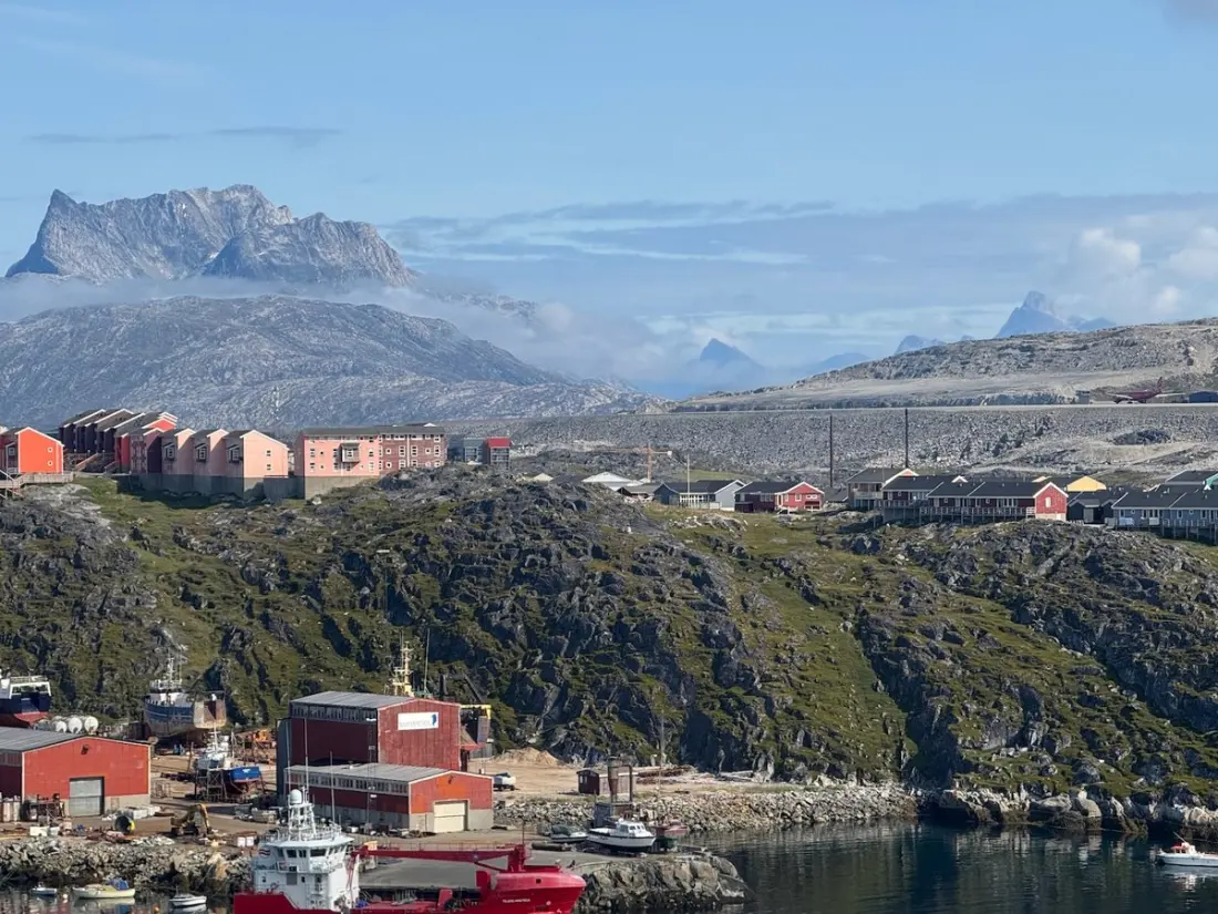 Fog, Cardamom Buns and Air Greenland's A330: A Slow Morning in Nuuk