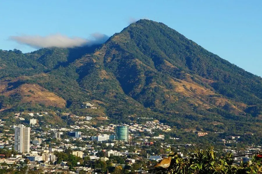 San Salvador Volcano: El Salvador's Backyard Crater, an Easy Day Trip from the Capital