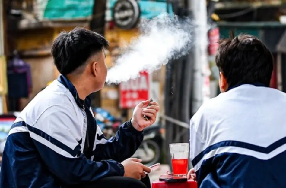 Vietnam moves to raise the smoking age to 21 and strip tobacco from shop shelves