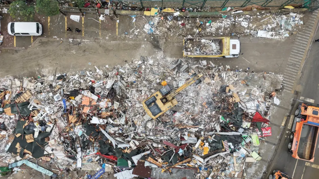 Istanbul flood death toll hits five as cleanup reshapes Sarıyer's Ayazağa district