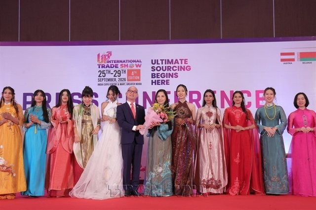 Huế-made áo dài takes the catwalk at UPITS 2026 in India