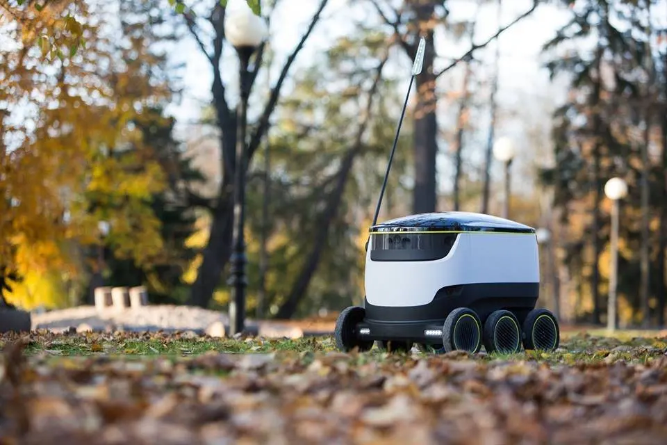 A delivery robot ran a red light in Tallinn - and nine bus passengers paid the price