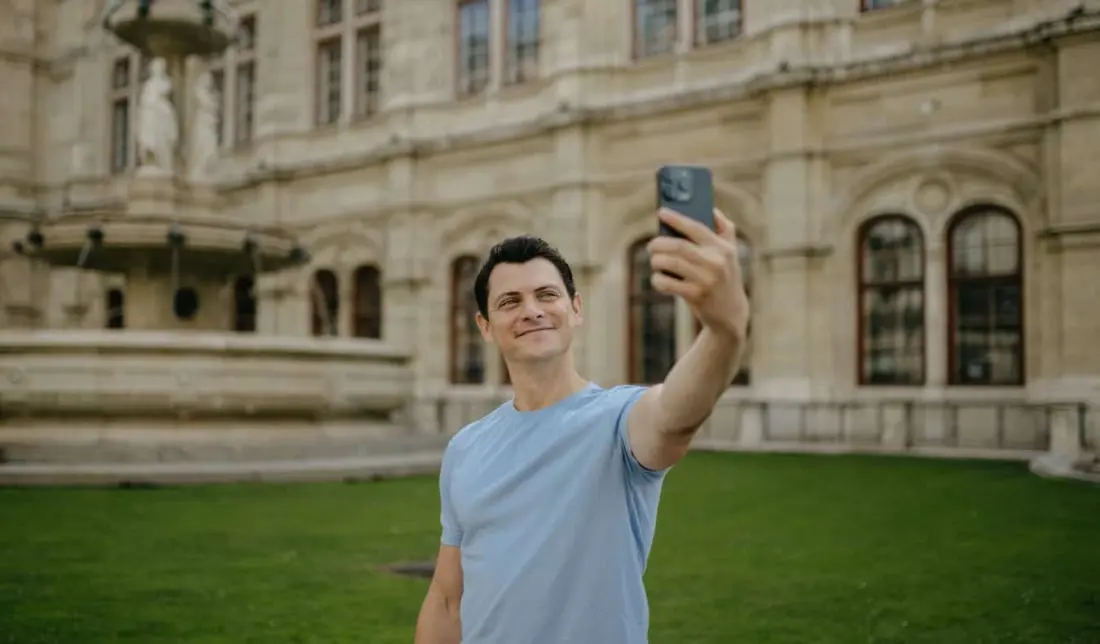One eSIM, 160+ Countries: Holafly's New Subscription Targets Long-Term Travellers