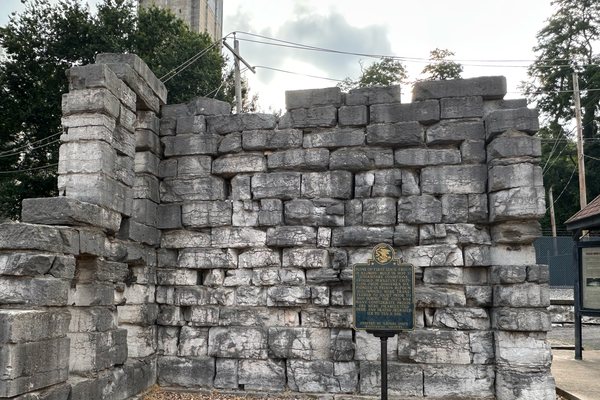 The Crumbling Walls of Alton: Illinois' First Prison and Its Civil War Story