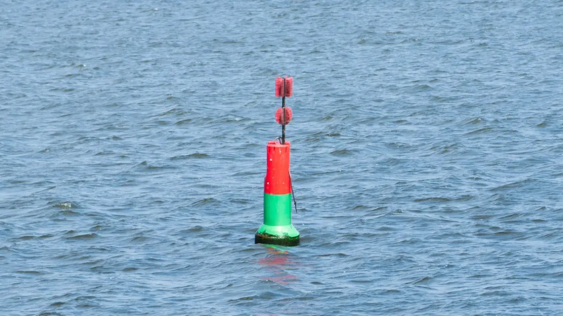 Red and Green Striped Buoys: What Boaters Need to Know Before Renting a Boat Abroad