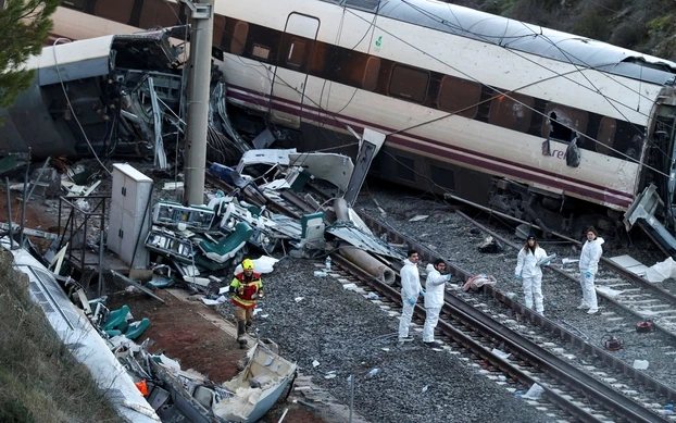 Deadly Train Collision in Castilla-La Mancha Halts Madrid–Andalusia High-Speed Rail