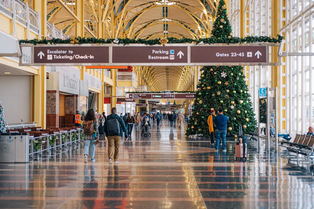 Most Americans Still Haven't Booked Holiday Flights — and Prices Keep Climbing