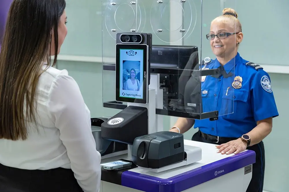 TSA removes chairs from ID-check officers, and the union isn't happy