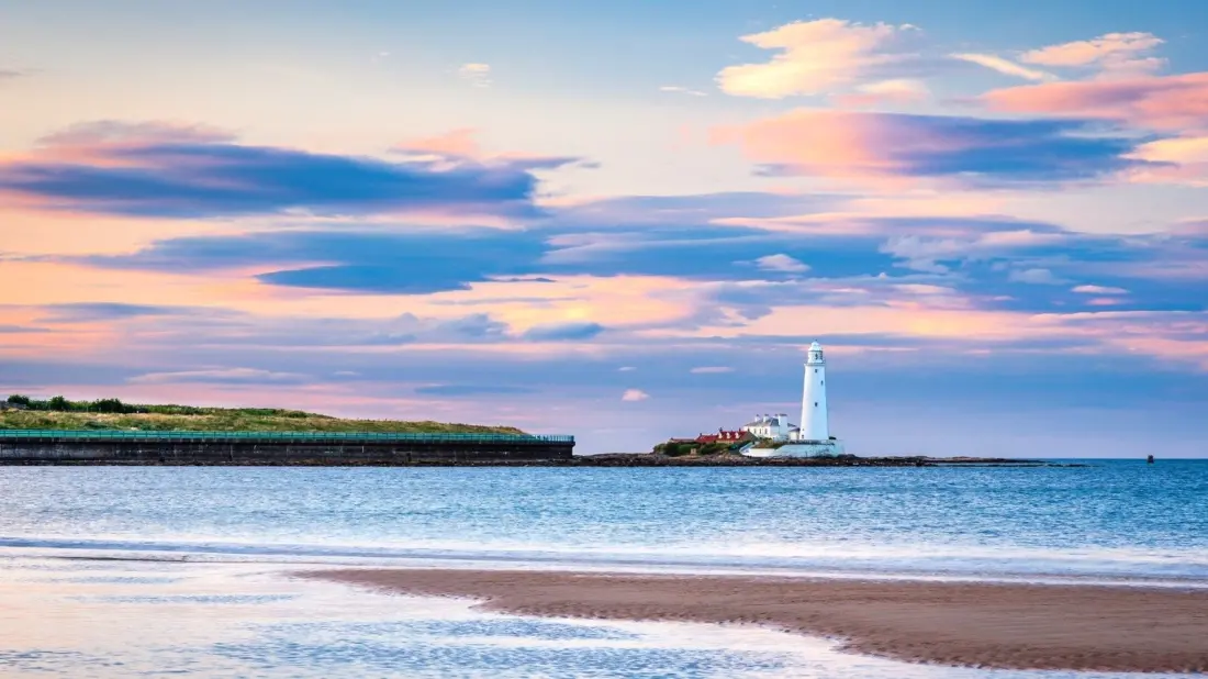 Whitley Bay: Newcastle's Easy Seaside Escape With a Tidal Lighthouse