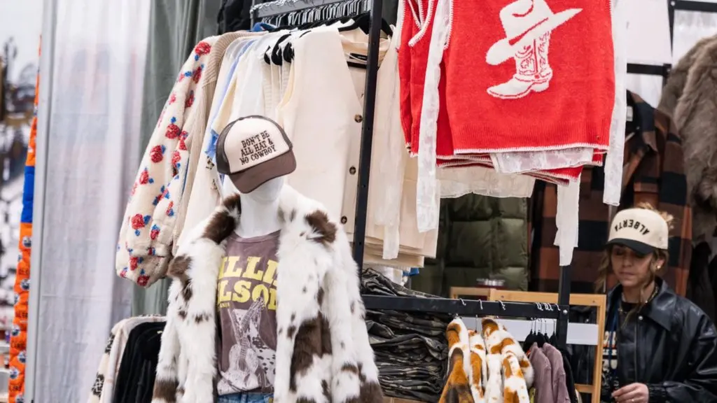 Edmonton's Country Christmas Marketplace returns to the Expo Centre this November