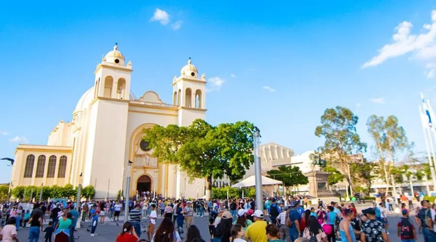 El Salvador's Record $7.6 Billion in Remittances: What the Numbers Say