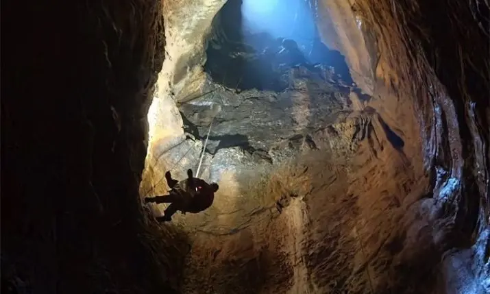 Bomb Squad Descends 200 Metres Into a Brač Cave to Clear WWII Explosives