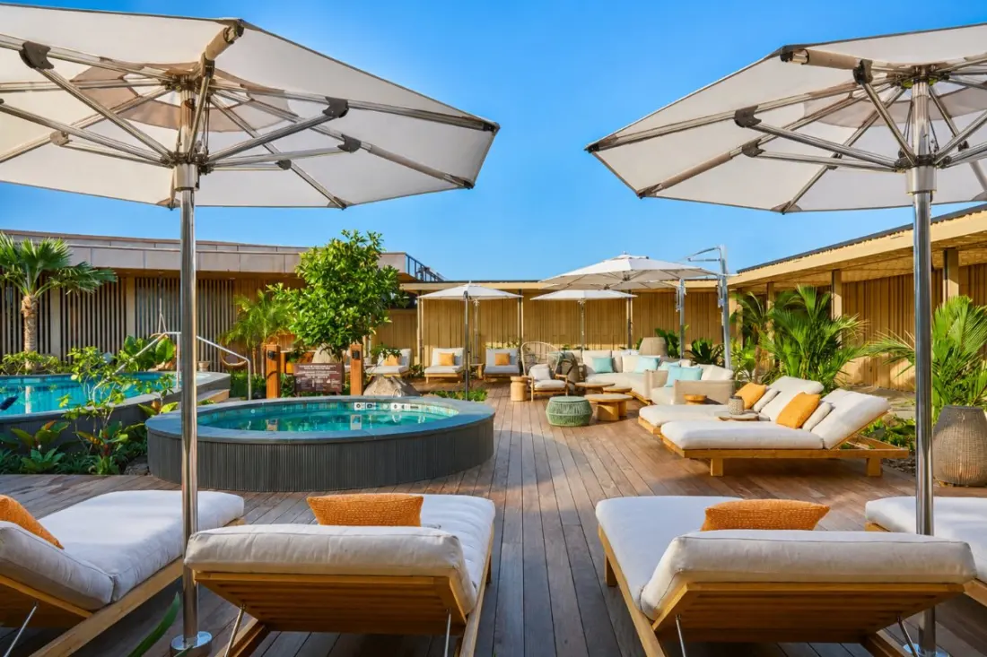 Sound Baths in a Cloud Forest and Oceanfront Lomilomi: Hawaiʻi Island's Wellness Side
