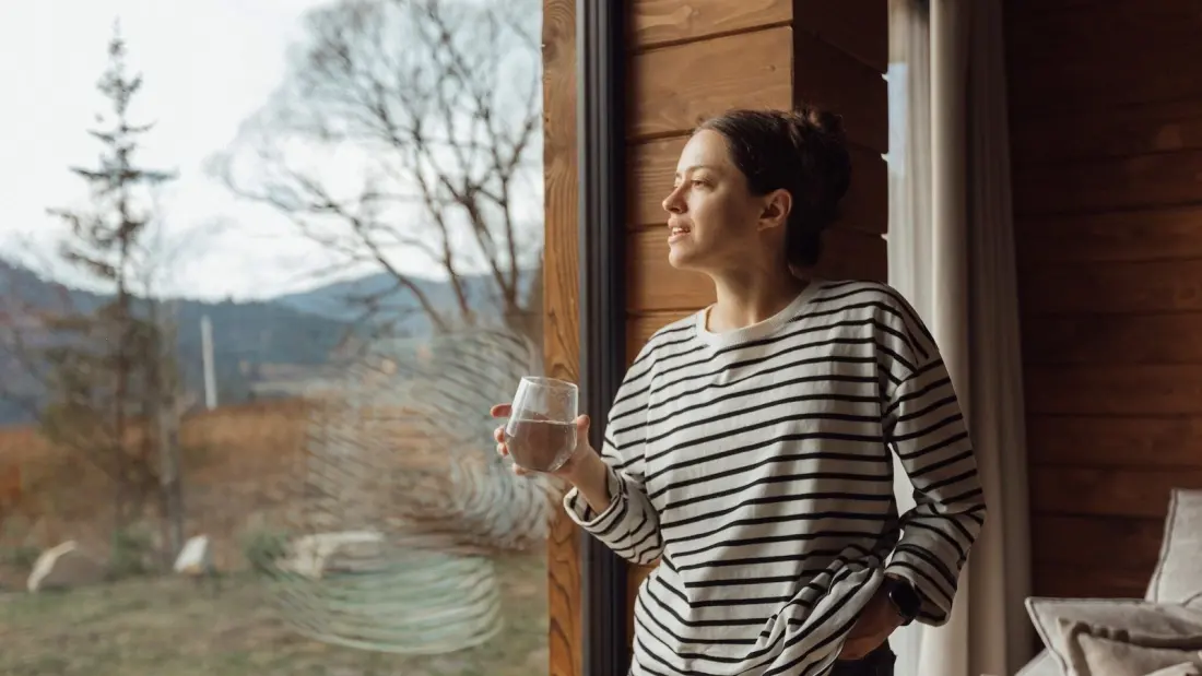 Ten cozy Alberta stays for autumn — from a fairytale cottage to a mirrored cabin in Kananaskis