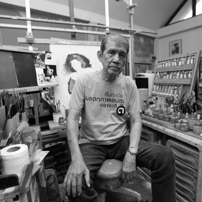 Piak Poster, the artist who painted Thai cinema's golden age, dies at 93